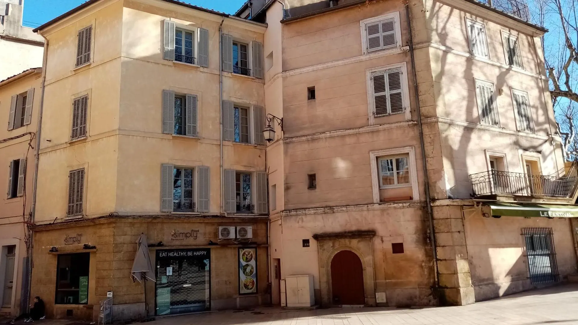 Fully Equipped 1-Bdrm Apartment Cours Mirabeau Aix En Provence Aix-en-Provence 0*,  Francja